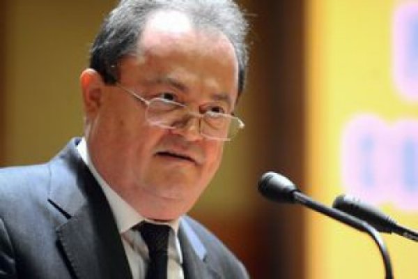 Vasile Blaga: Partidele conduc guvernele şi nu guvernele partidele